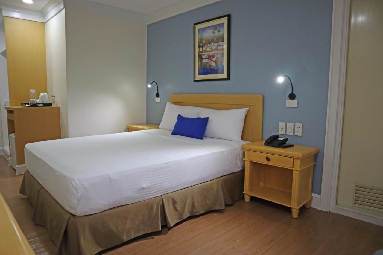 Fersal Hotel Malakas, Кесон-Сити Экстерьер фото