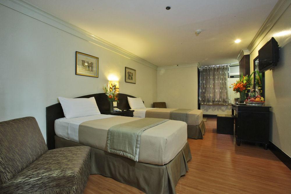Fersal Hotel Malakas, Кесон-Сити Экстерьер фото