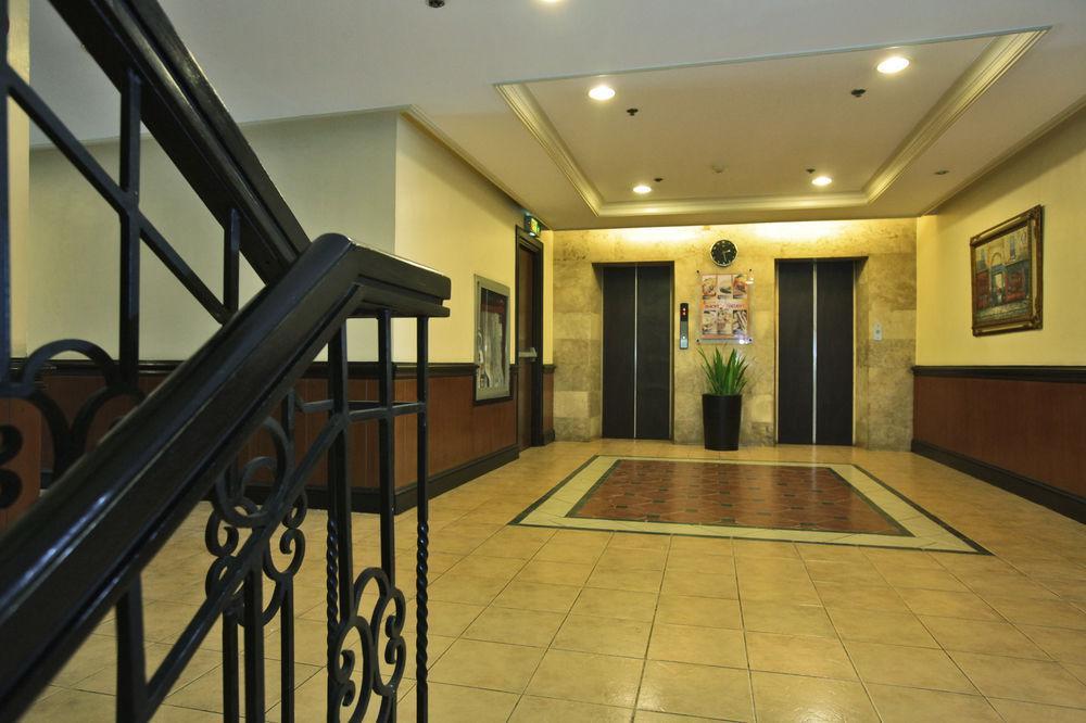 Fersal Hotel Malakas, Кесон-Сити Экстерьер фото