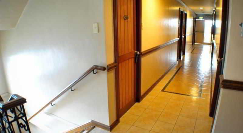 Fersal Hotel Malakas, Кесон-Сити Экстерьер фото