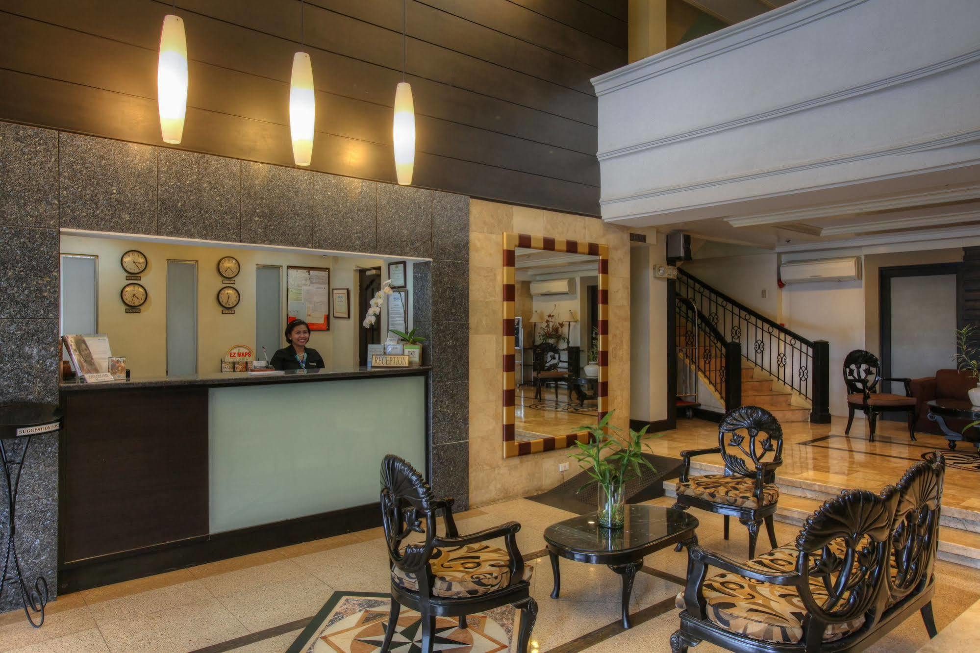 Fersal Hotel Malakas, Кесон-Сити Экстерьер фото